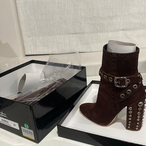 Women’s size 7 Sebastian Milano ankle boot. Only worn twice, amazing condition!